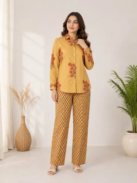Wide-leg Pants